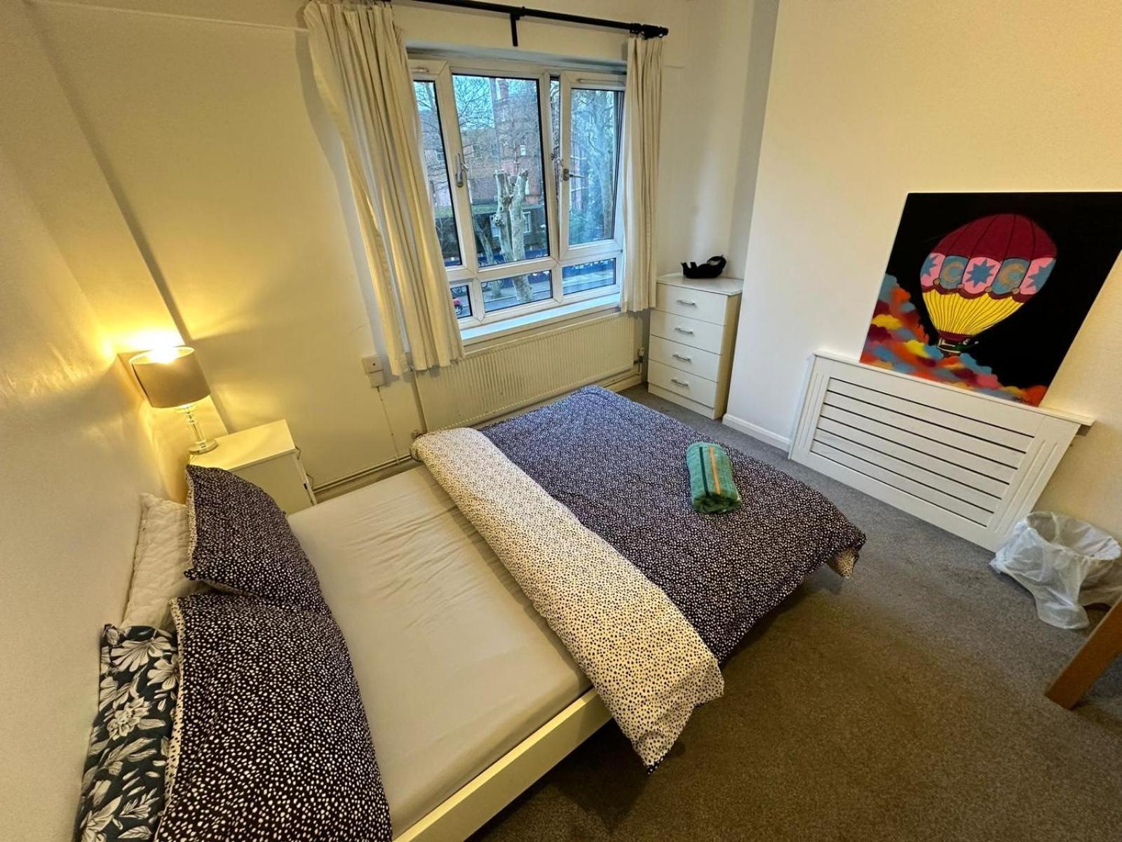 Victoria Park R4 Hotel London Exterior photo